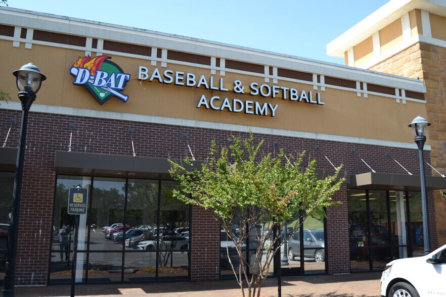 More Photos Of 1314 S Main St, Weatherford Unknown For Lease