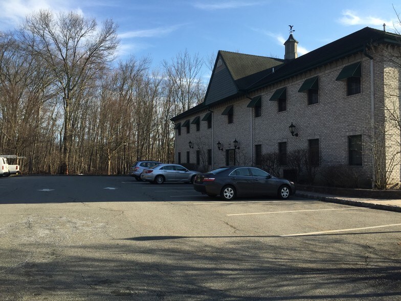 More Photos Of 328 Changebridge Rd, Pine Brook Office For Lease