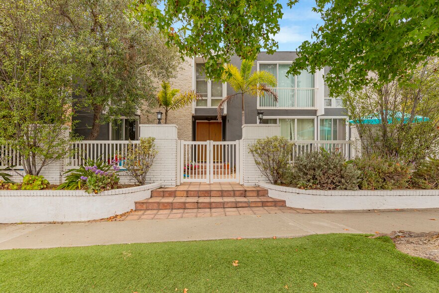 Primary Photo Of 7758 W 91st St, Playa del Rey Apartments For Sale