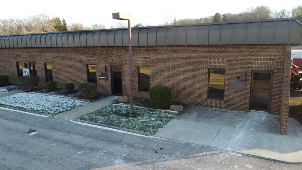 Primary Photo Of 7120 Brookwood Dr, Brookfield Medical For Lease