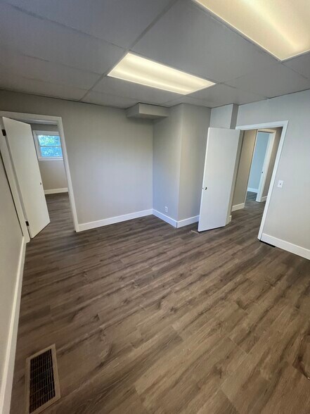 More Photos Of 6917 W 76th St, Overland Park Office For Lease