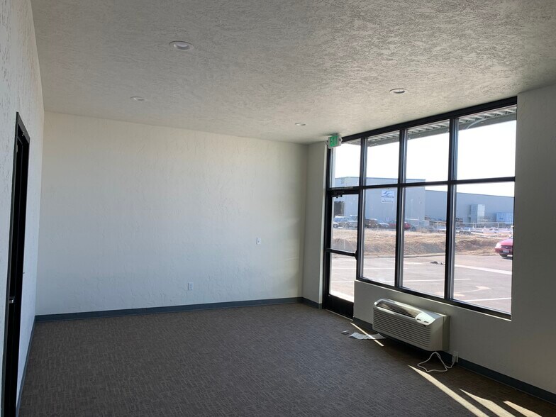 More Photos Of Aviation Way & Skyway St, Caldwell Unknown For Lease