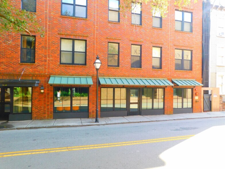 More Photos Of 21 George St, Charleston Apartments For Lease