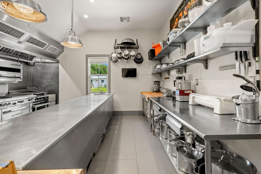 More Photos Of 1766 14th Ave, Vero Beach Restaurant For Sale