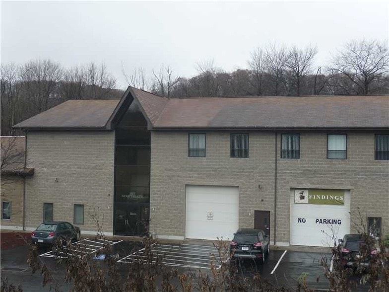 More Photos Of 357 Northgate Dr, Warrendale Warehouse For Lease