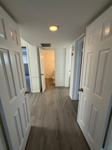 More Photos Of 805 W 10th St, Austin Office Residential For Lease