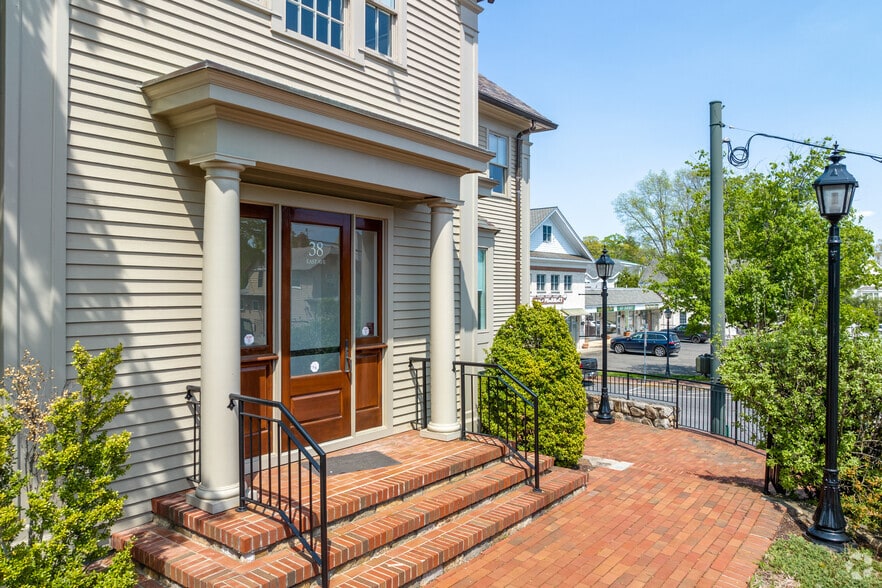 More Photos Of 38 East Ave, New Canaan Medical For Lease