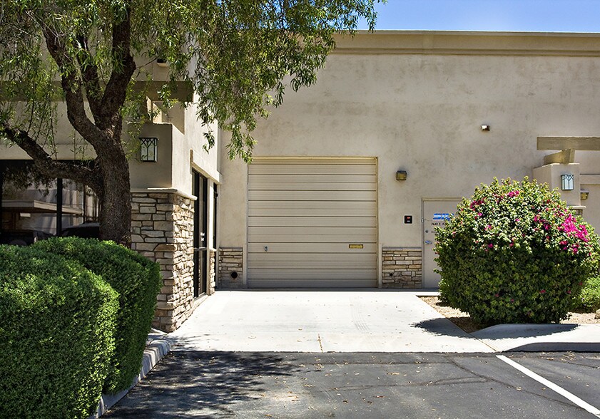 More Photos Of 7440 E Karen Dr, Scottsdale Service For Lease