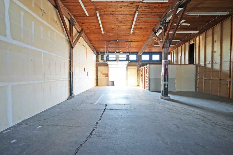 More Photos Of 2-12 S 1st Ave, Yakima Office For Lease