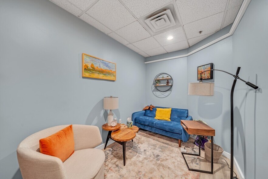 More Photos Of 622-624 Valley Rd, Montclair Storefront Retail Office For Lease