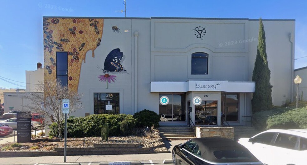 More Photos Of 317 N King St, Hendersonville Medical For Sale