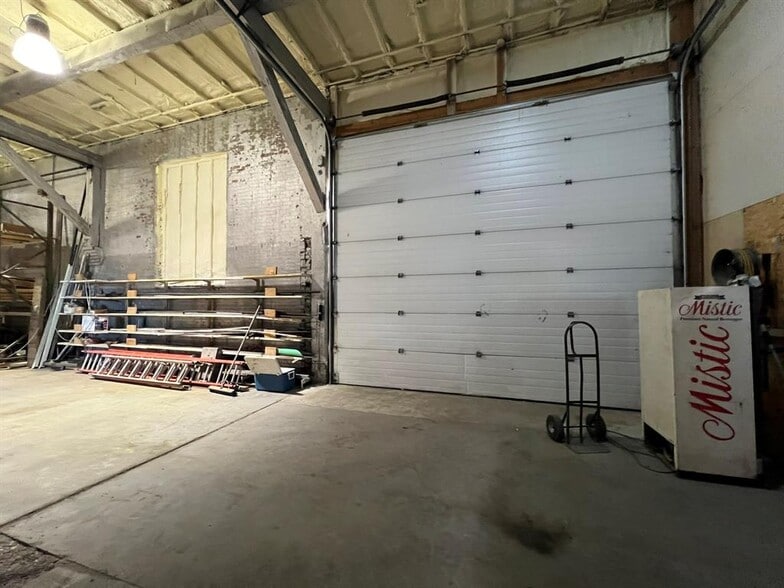 More Photos Of 700 Keogh Ct, Great Falls Light Distribution For Sale