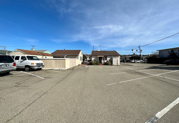 More Photos Of 9629 Holly St, Oakland Religious Facility For Sale