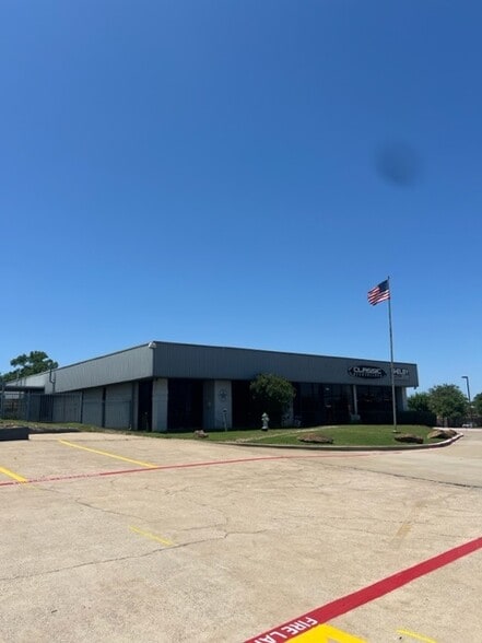 More Photos Of 3151 Justin Rd, Flower Mound Warehouse For Sale