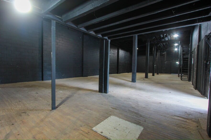 More Photos Of 36 Walnut St, Thurmont Warehouse For Lease