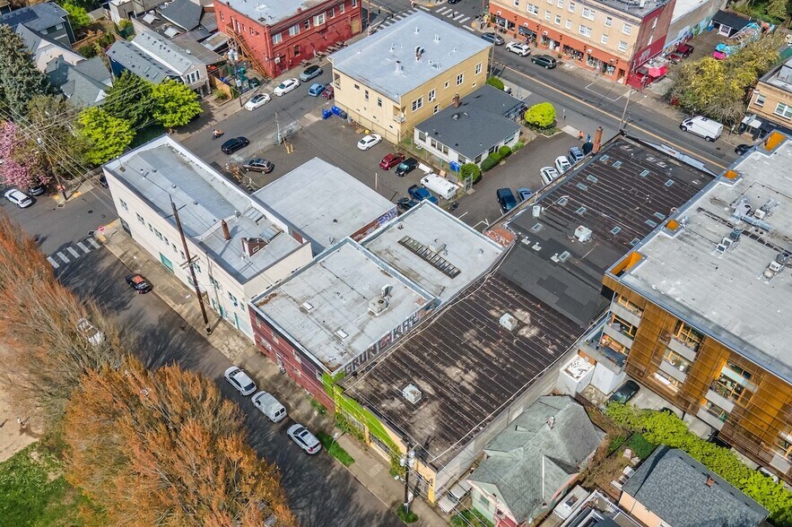More Photos Of 3425 SE Yamhill St, Portland Loft Creative Space For Sale