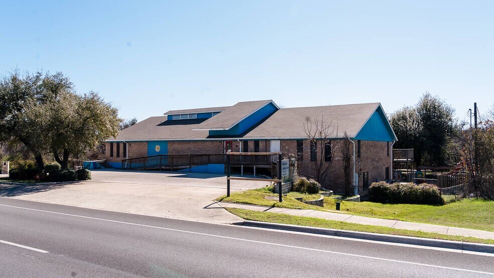 Primary Photo Of 751 S Bell Blvd, Cedar Park General Retail For Sale