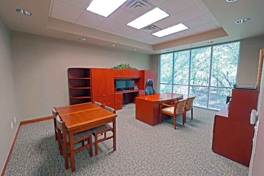 More Photos Of 12940 Country, San Antonio Office For Sale