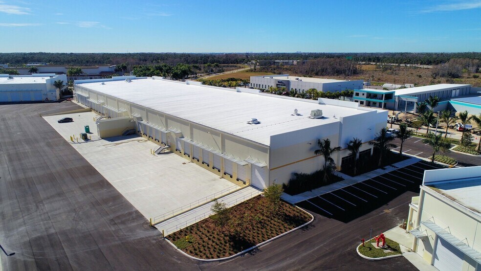 More Photos Of 14651 Jetport Loop, Fort Myers Light Distribution For Lease