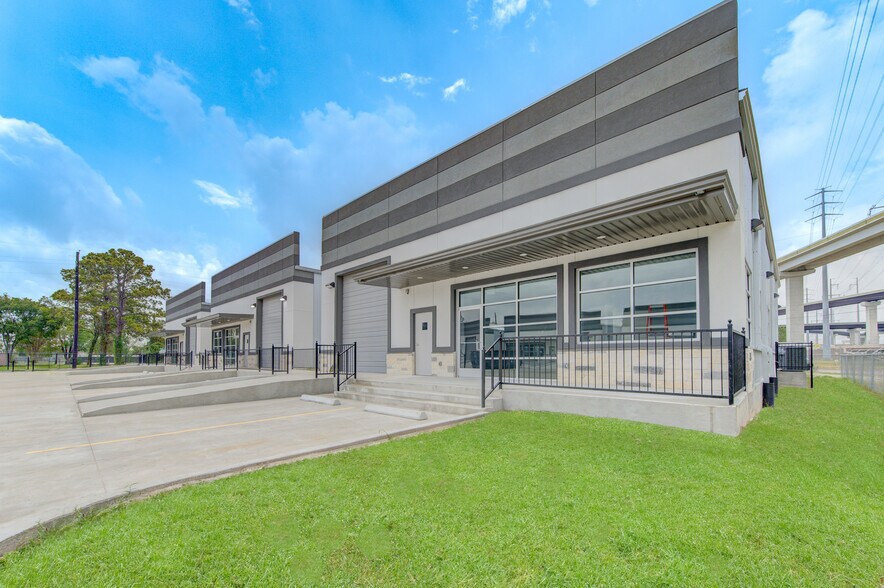 More Photos Of 6409 Eddie Dr, Humble Warehouse For Sale