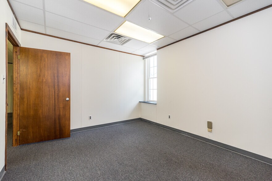 More Photos Of 11 Davis Rd, Phoenixville Apartments For Lease