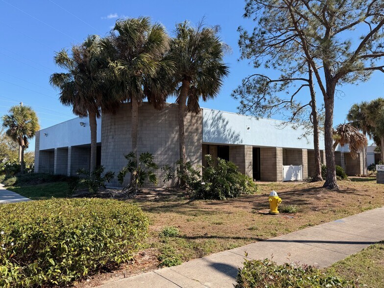 Primary Photo Of 14333 58th St N, Clearwater Office For Sale
