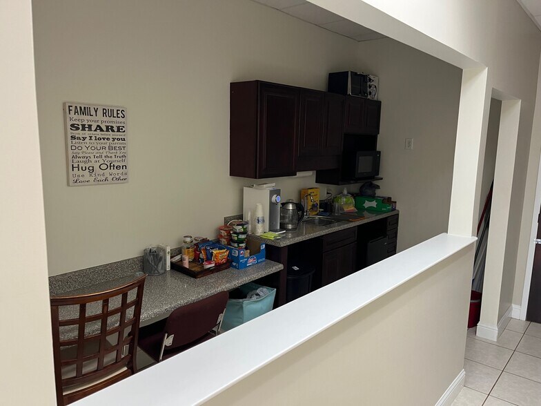 More Photos Of 28 Veterans Memorial Pky, Lanett Office For Lease