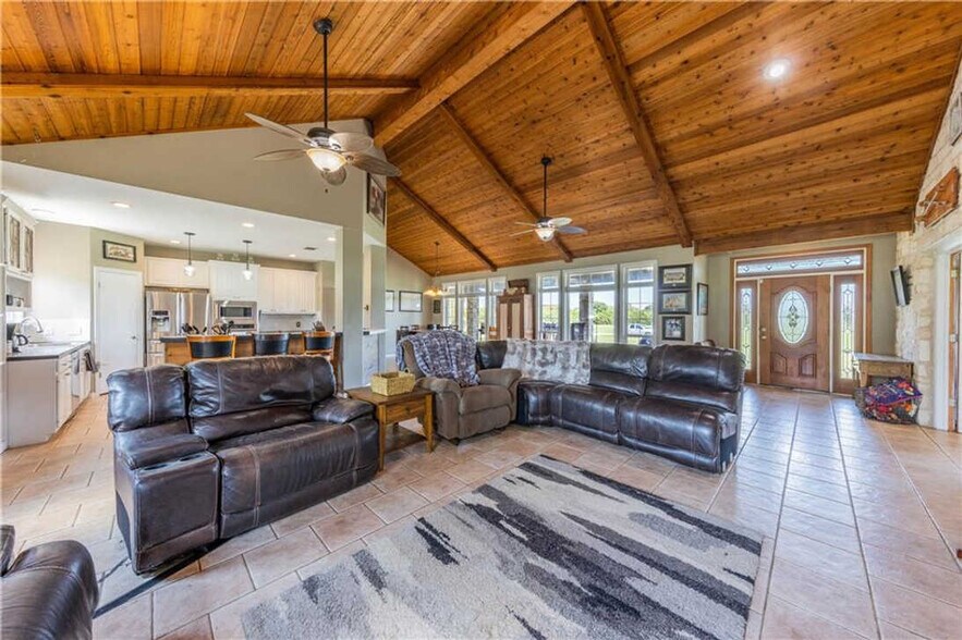 More Photos Of 101 Oakwood Trl, Cedar Park Light Distribution For Lease