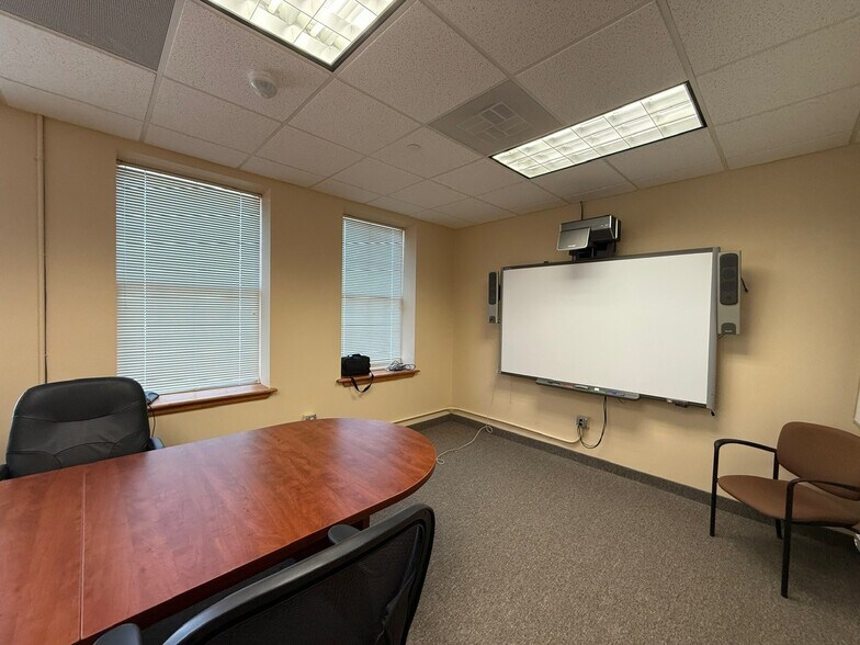 More Photos Of 103 Centennial St, La Plata Medical For Lease