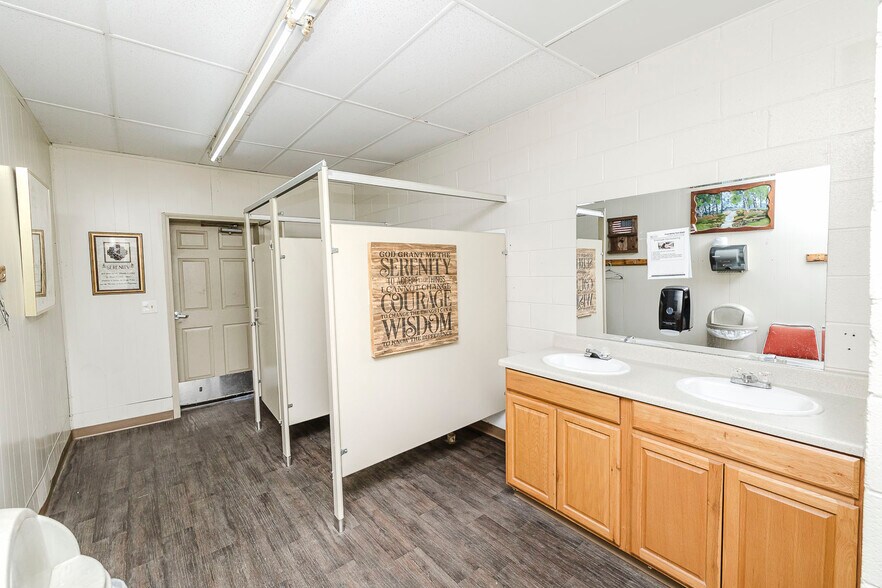More Photos Of 2206 E 101st St N, Valley Center Specialty For Sale