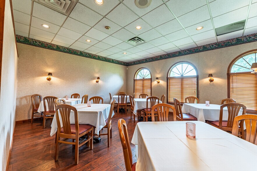 More Photos Of 400 S Center Ave, New Stanton Restaurant For Sale