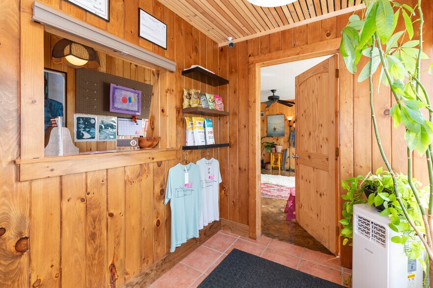 More Photos Of 1793 Holbert Cove Rd, Saluda Hotel For Sale