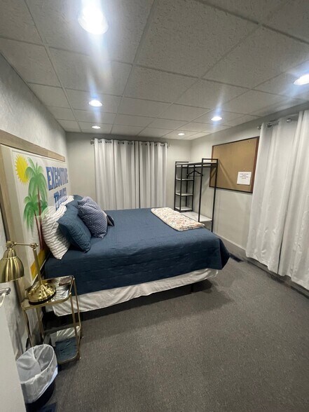 More Photos Of 1904 Washington Ave, Vincennes Office Residential For Sale