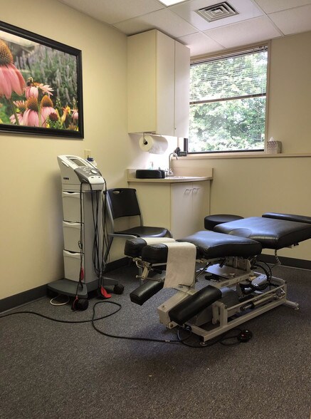 More Photos Of 305 Vine St, New Lenox Medical For Lease