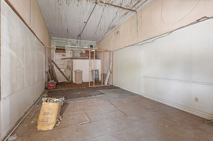 More Photos Of 844-846 N G Ave, Douglas Storefront Retail Residential For Sale