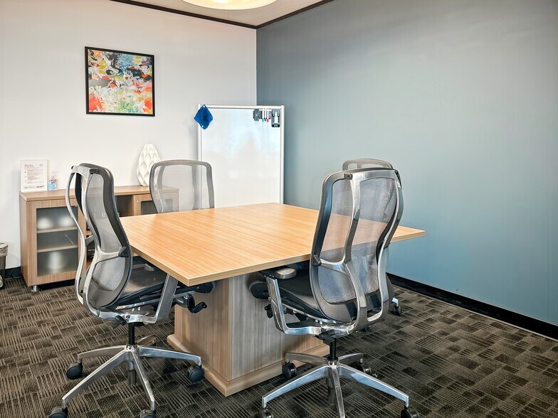 More Photos Of 1100 Poydras St, New Orleans Coworking Space