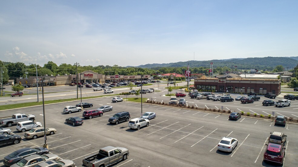 More Photos Of 1906 Glenn Blvd SW, Fort Payne Storefront Retail Office For Lease
