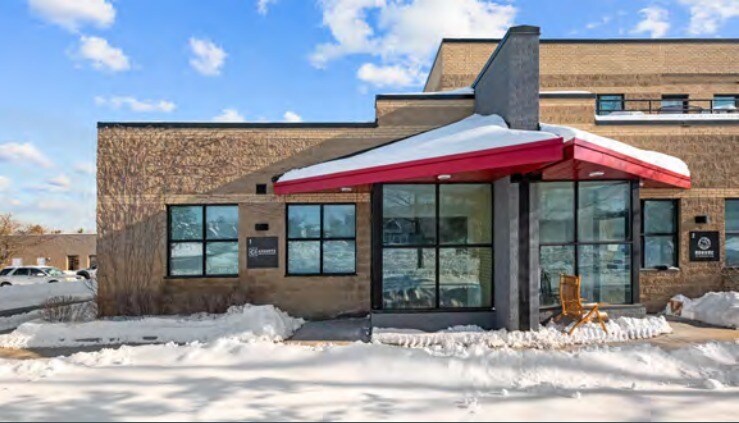 More Photos Of 2145 Dunwin Dr, Mississauga Office For Sale