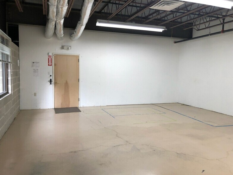 More Photos Of 210 West Parkway, Pompton Plains Light Distribution For Lease