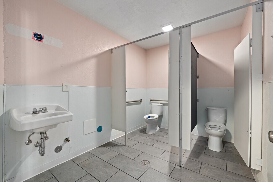 More Photos Of 13041 San Pablo Ave, San Pablo Freestanding For Lease