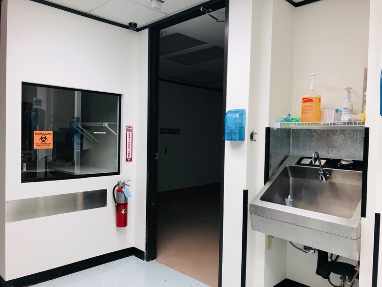 More Photos Of 2105 Jackson St, Houston Office For Lease