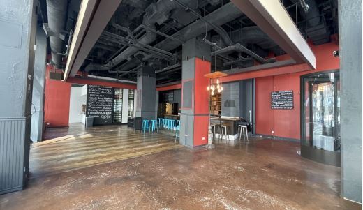 More Photos Of 111 W Huron St, Chicago Hotel For Lease