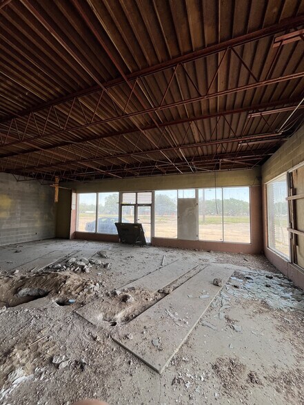 More Photos Of 6512-6528 N Peoria Ave, Tulsa General Retail For Sale