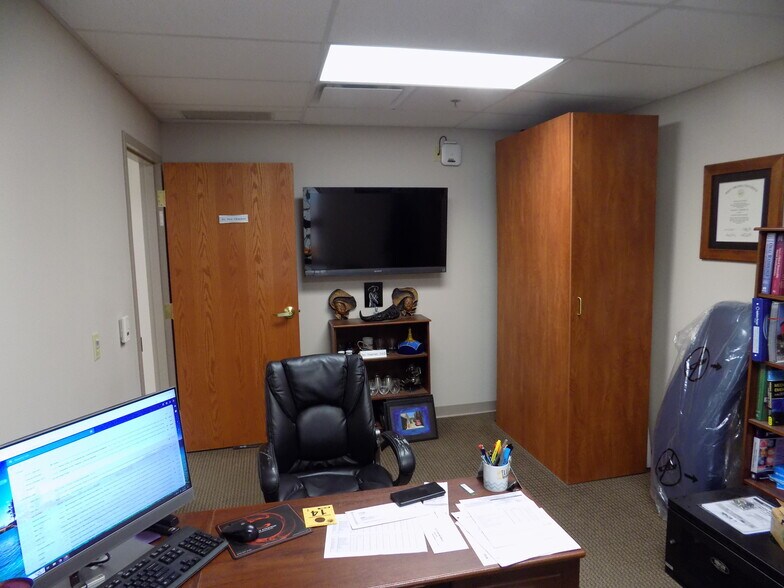 More Photos Of 2100 Market St, Wheeling Office For Lease