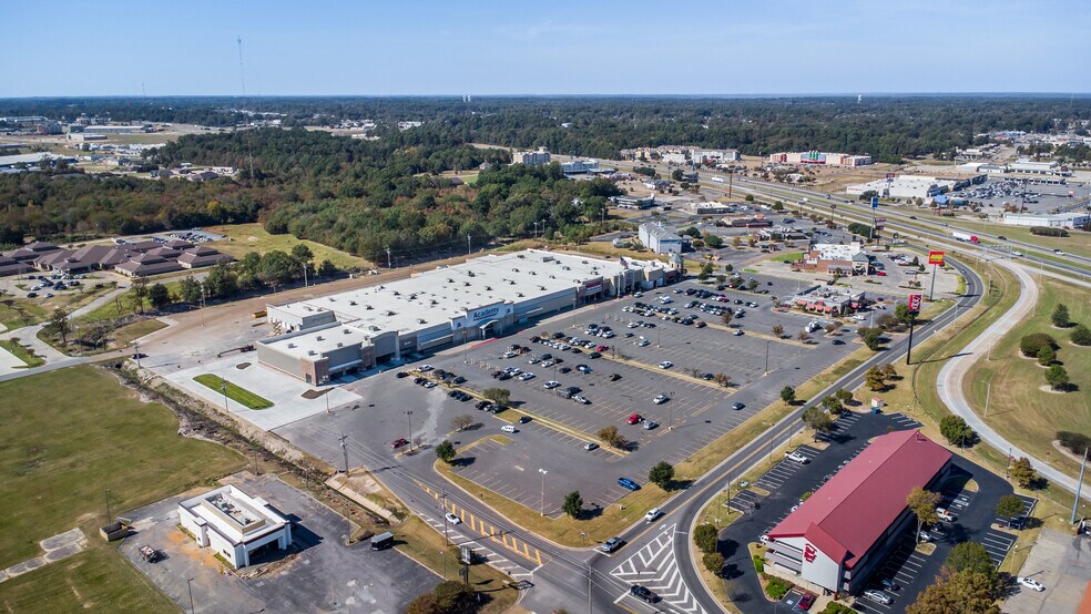 Primary Photo Of 103 Constitution dr, West Monroe Storefront For Lease