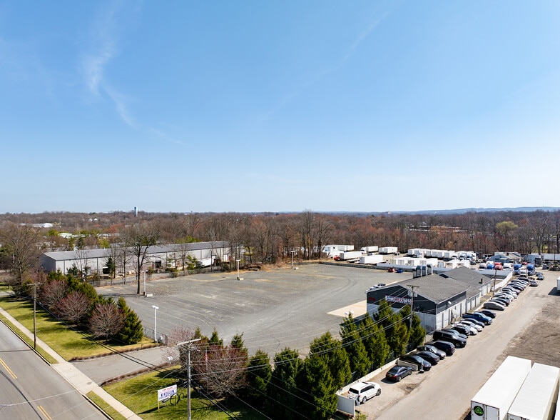 More Photos Of 379 County Rd, Cliffwood Service For Lease