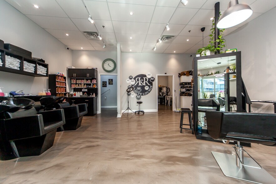 More Photos Of 250-300 Manitoba St, Toronto Apartments For Sale