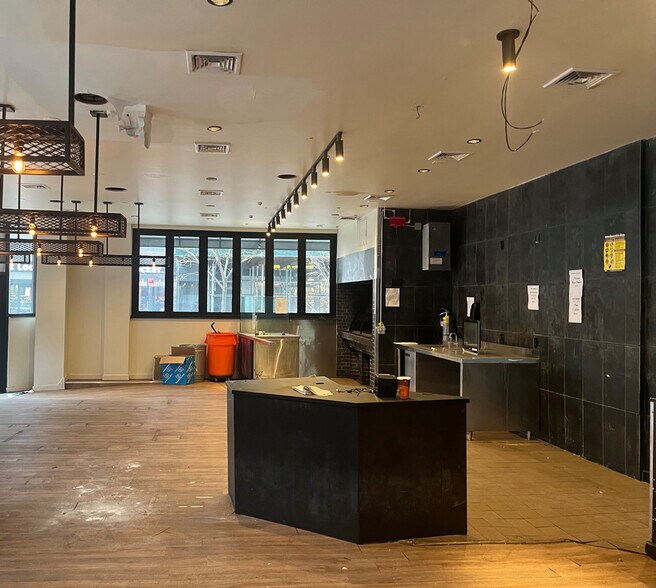 More Photos Of 519 Fulton St, Brooklyn Storefront For Lease