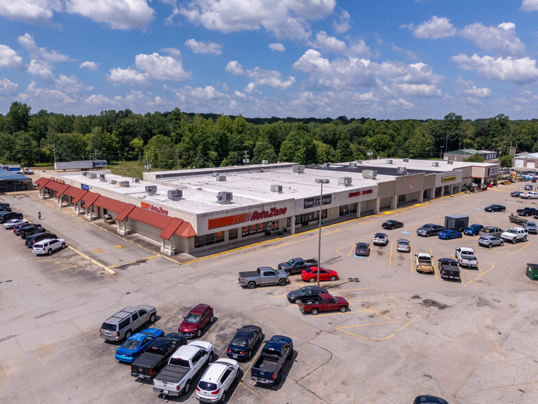 More Photos Of 677 W Church St, Lexington Unknown For Lease
