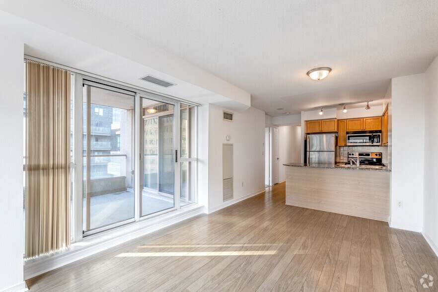 More Photos Of 925 Bay St, Toronto Apartments For Lease